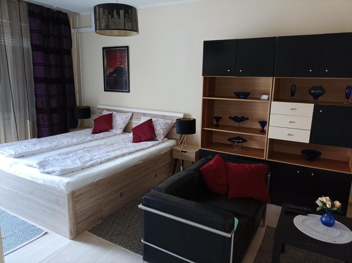 Panorama Apartment Near Szeged Plaza Екстериор снимка